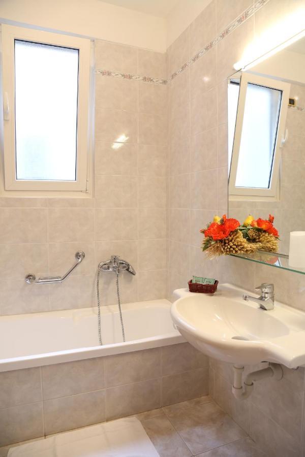 Front Lake Apartment Bardolino Exterior foto