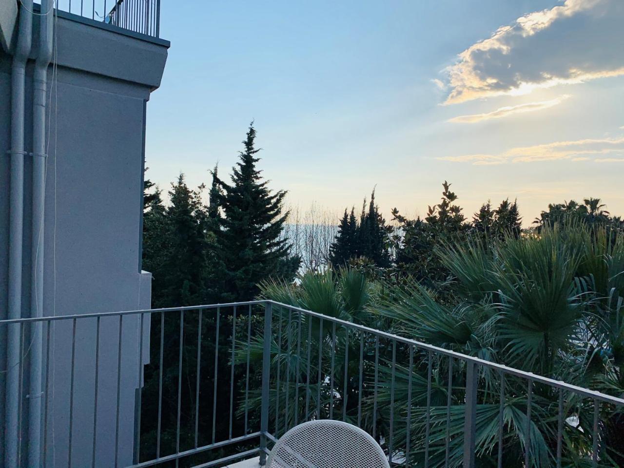 Front Lake Apartment Bardolino Exterior foto